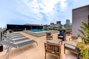 Le Jules-Rooftop Pool - Image 4