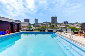 Le Jules-Condo with Rooftop Pool and Parking - Image 2