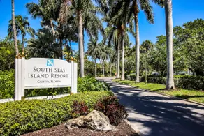 Your Bayfront Getaway! 3 Bedroom / 3 Bath Villa & - Image 3