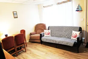 300 steps to the Beach. Pet Friendly. Free Parking - Image 2