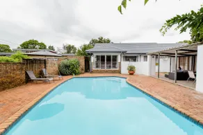 Spacious Menlyn Maine Villa - Image 2