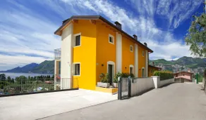 three-room apartment with direct access to the garden - Image 3