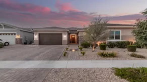 Modern Custom Home in Gated Central Phoenix Community - Image 2