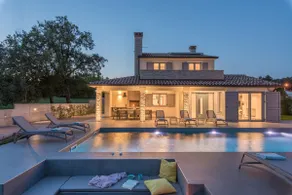 NOVITÀ Villa Aurelia di lusso spaziosa con piscina riscaldata - Image 3