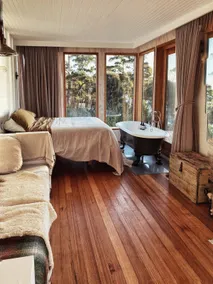 The Hide private Waterfront on Beautiful Bruny - Image 3