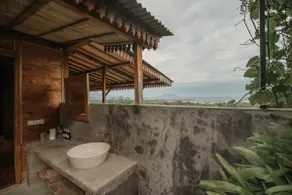 Kesambi 1, romantic wooden house - Image 4