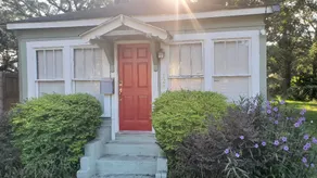 The Jule@Midtown: Historic Cottage near Downtown - Image 3