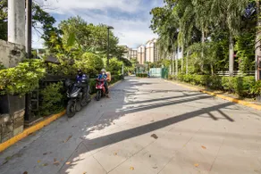 A Refreshing Condo Unit Near BGC, Ortigas & Makati with NETFLIX and WiFi - Image 3