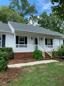 Cozy 3-Bedroom home in Jamestown! - Image 2