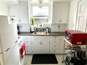 The Fort Apartment: Mid-Century Mod In Old Town - Image 4