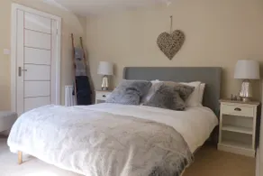 Bridleway Retreat - Continental Breakfast Included - Image 2
