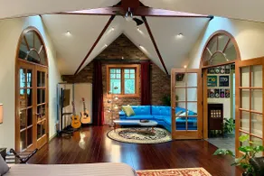 ”Treat Yourself Like A Rockstar” studio suite - Image 2