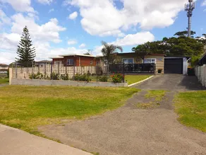 Cosy Family Holiday House- Ulladulla - Image 3