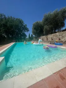 Escape to the Chianti - Image 4