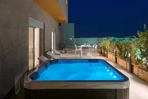 Rhodes SkyLine Suite B1 - Image 2