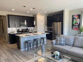 Cozy & Immaculate home near the airport. - Image 2