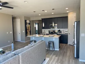 Cozy & Immaculate home near the airport. - Image 5
