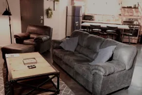 Lakeview Loft-Vintage Chicago, Modern Amenities - Image 5