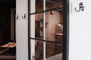 Lakeview Loft-Vintage Chicago, Modern Amenities - Image 2