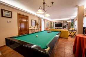 Relax and comfort 15 minutes from downtown. - Image 5