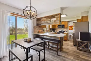 Stunning 4 BR w/ King Suite, 3 BTH, 3 GAR, Top Loc - Image 4