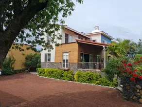 Casa Agapandos for 12, in front of Jardín Xolatlaco - Image 2