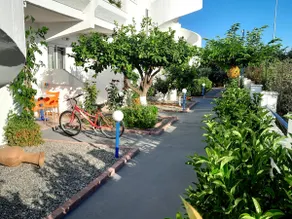 Ground floor apartment overlooking the courtyard and the village - Image 4