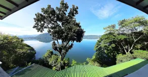 3 Bedrooms Luxury Bungalow in Kandy | Lake View - Image 3