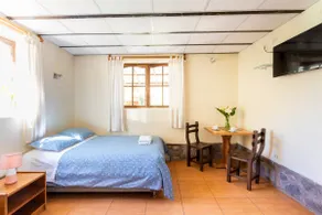 Country house with gardens and mountain views - Image 3