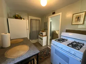Comfy 1BR Apartment | Queen & Sofa Bed Near VSU - Image 2