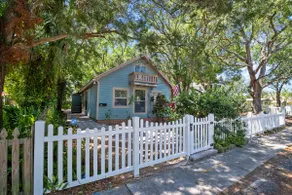 Charming Little Blue Cottage | Near Cocoa Village - Image 5