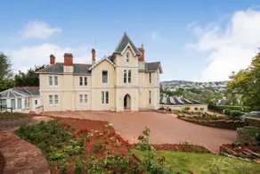 Torbay Rise sea side villa with family facilities - Image 2