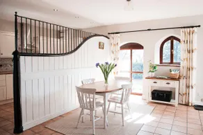 Chepstow, Forest of Dean | Sleeps 4 | Dog Friendly - Image 2