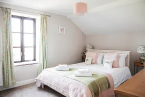 Chepstow, Forest of Dean | Sleeps 4 | Dog Friendly - Image 5