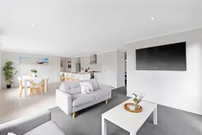 Island Luxe Retreat Cowes. Modern Holiday House, Powerful outdoor spa/jaquzzi. - Image 3