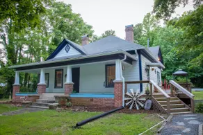 The Cozy Bungalow - Noted Historic Home near UNC! - Image 2
