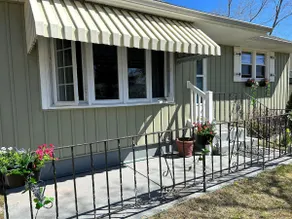 The Sunflower Bungalow - Image 2