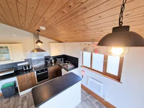 Ochil 8 with Private Hot Tub - Fife - Loch Leven - Lomond Hills - Image 3