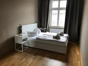 *Charming* Plenty of space & quiet balcony near the zoo - Image 2