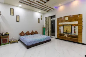 The Royal Luxury Suite: Fully Sanitised, AC, Wifi - Image 4
