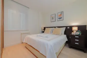 Stunning Apartment in the Neighborhood of Las Letras on C/Prado - Image 4