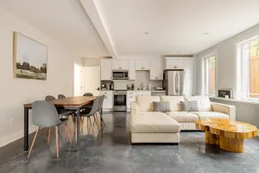 Light Filled Apartment in a Walkers Paradise - Image 2