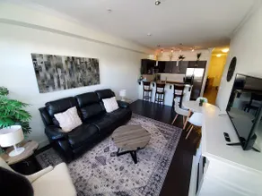 Executive Condo in Historic Downtown - Image 5