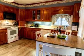 CHARMING VICTORIAN MANSION RETREAT - Near Bucknell - Image 2
