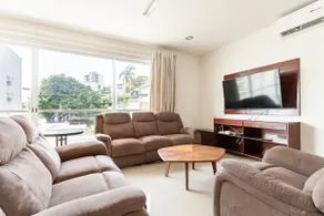 A spacious apartment just 2 blocks from the Diana - Image 2