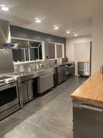 Modern 2BR with SF & Bay Views, Near Airport - Image 5