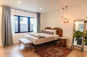 LA Hillside House dramatic views, super clean. 2bed/2bath - Image 2