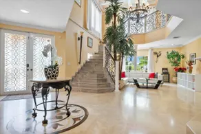 Mediterranean Villa on Unique Island - Image 4