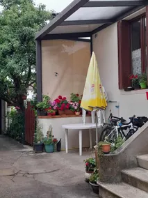 Cottage in a quiet and green area - Image 3