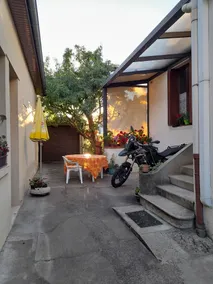 Cottage in a quiet and green area - Image 2
